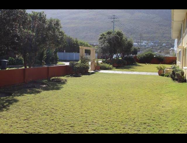 2 BEDROOM APARTMENT FOR SALE IN FISH HOEK